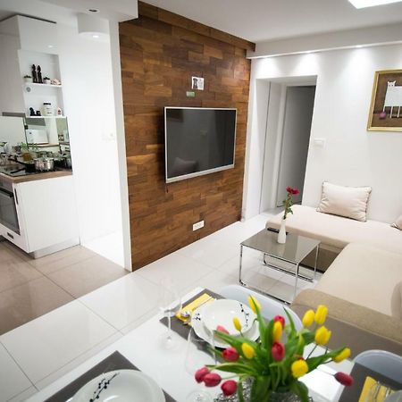 First Floor Flat (Adults Only) Daire Ljubljana Dış mekan fotoğraf