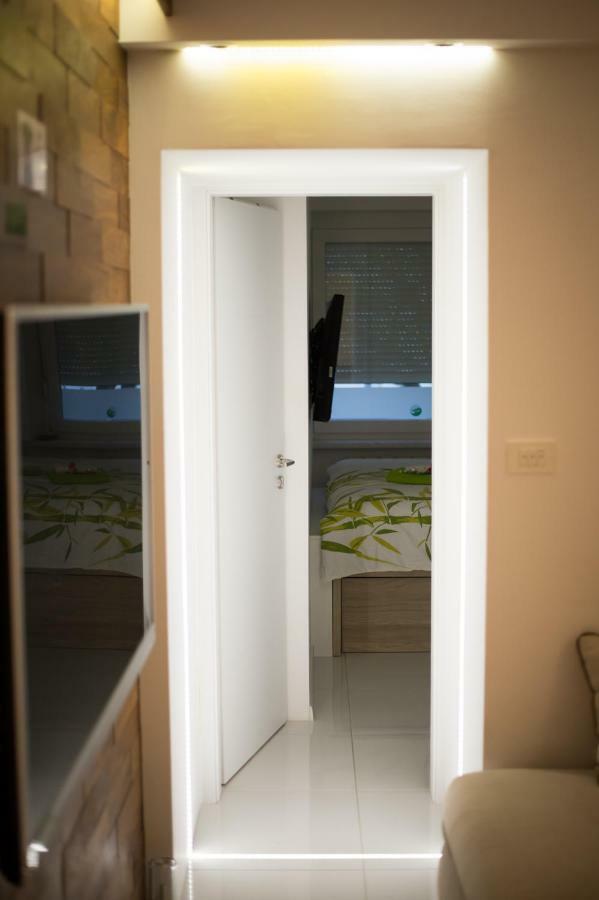 First Floor Flat (Adults Only) Daire Ljubljana Dış mekan fotoğraf